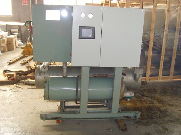 察哈尔右翼后酒店中央空调不停机清洗方法介绍